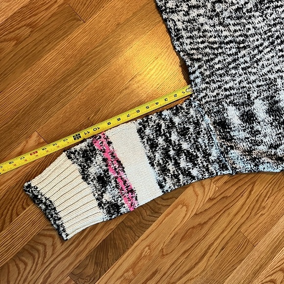 Free People Winter Storm Tunic Sweater Size Small NWT - Picture 9 of 14